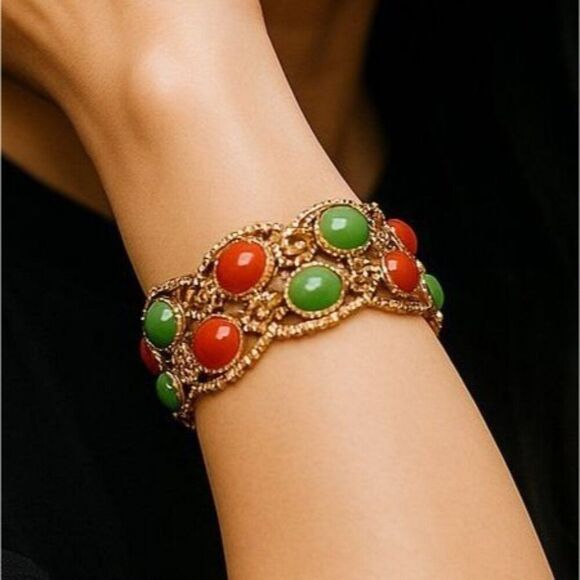 Sarah Coventry Vintage 60s Gold Tone Faux Jade & Cabochons Bracelet - Picture 7 of 7